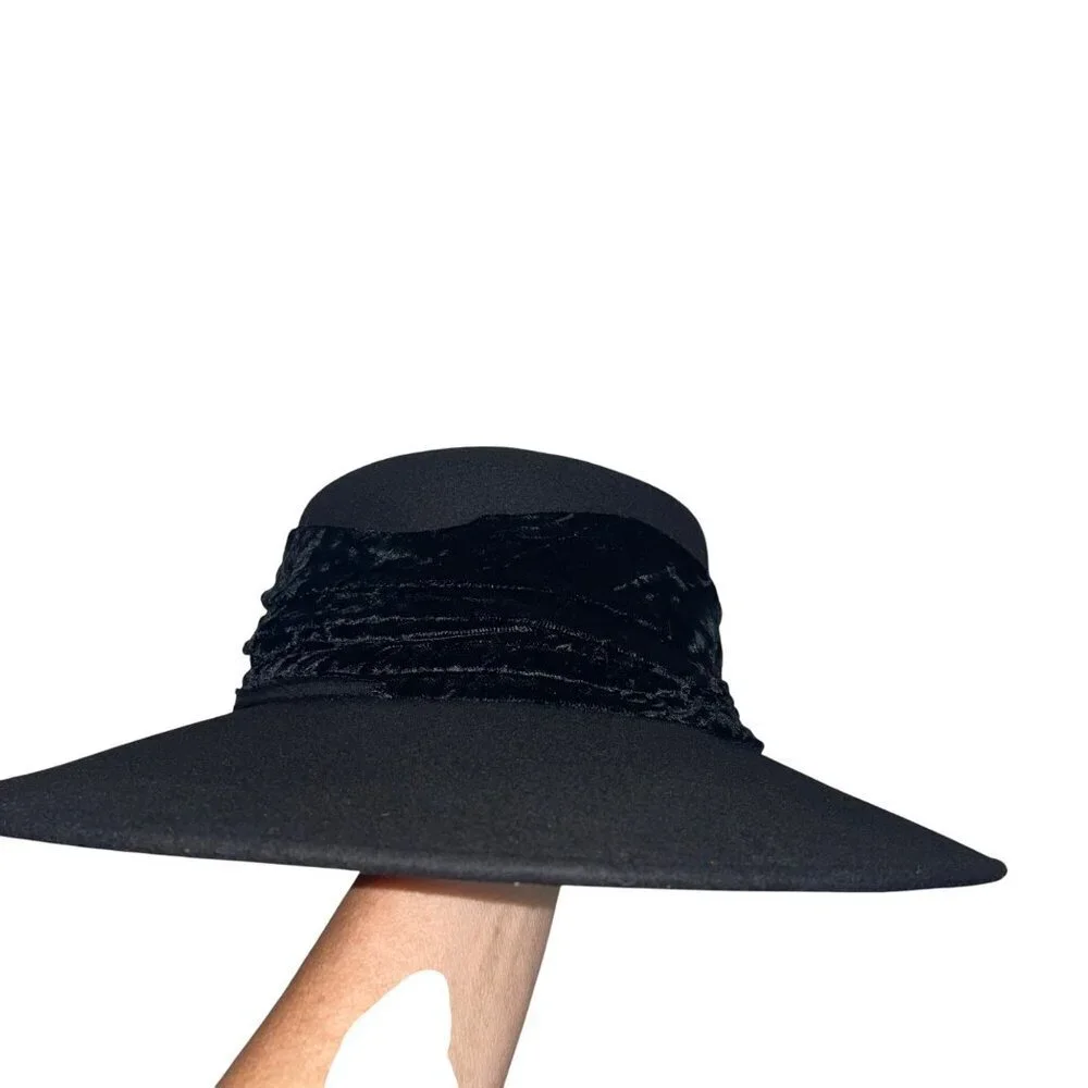 Vintage Womens Hat Size Medium Black Velvet Band Wool Italy